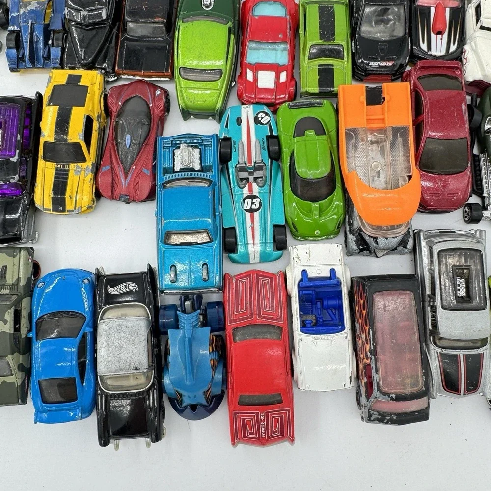 Hot Wheels Diecast Car Lot Of‎ 47 Mattel 2000s 1:64 Mixed Models Toy Cars VTG